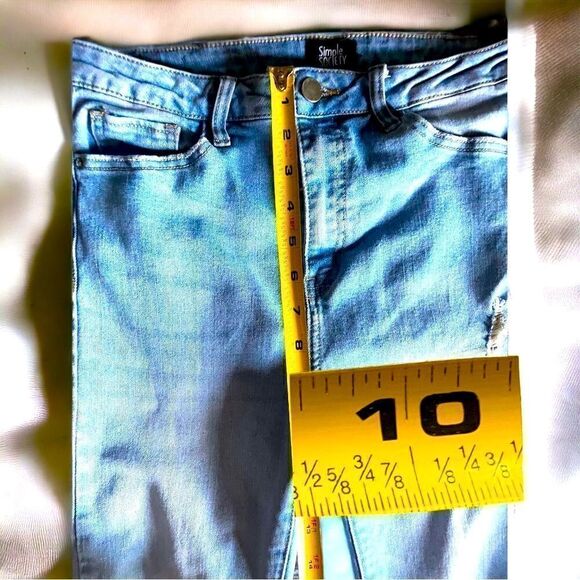 Simple Society l Juniors 11 l Flare Leg Jeans l Medium Wash l Raw Hem l EUC - Picture 7 of 13